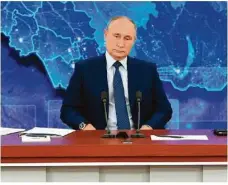  ?? Foto: Aleksey Nikolskyi/pool Sputnik Kremlin/ Ap/dpa ?? Russlands Präsident Wladimir Putin spricht per Video über die Lage im Land.