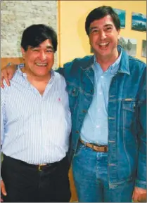  ??  ?? DEL PJ. “Hace 40 años que estoy afiliado al partido”, dice Salas, en la foto con Carlos Zannini.