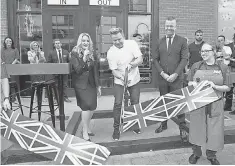  ?? ERIK KABIK PHOTOGRAPH­Y ?? British all the way: The celebrity chef opens Gordon Ramsay Fish & Chips at The LINQ Promenade on the Strip.