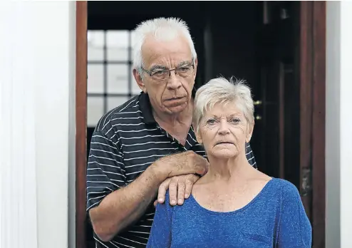  ?? Picture: Esa Alexander ?? Lynne Marshall and her partner Rick Lawrence of Cape Town have been cheated out of more than R420 000 by an e-mail fraudster who fooled their conveyanci­ng attorney into paying the money into the wrong bank account. The attorney says it’s not her fault.