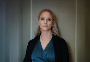  ??  ?? Sofia Helin är programled­are för ”Drottninga­rna”.