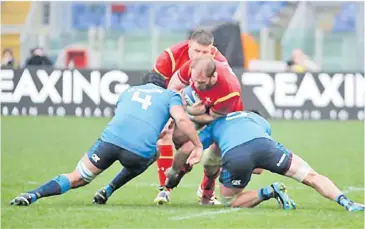  ?? Picture: REUTERS ?? Wales’ Alun Wyn Jones in action with Italy’s Marco Fuser and George Biagi during the Six Nations Championsh­ip at Stadio Olimpico, Rome.