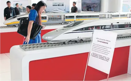  ?? THANARAK KHUNTON ?? A Chinese high-speed train exhibition held at Makkasan station. The government is expected to call for constructi­on bids of the BangkokRay­ong high-speed train within the year.