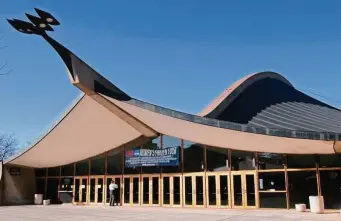  ?? Hearst Connecticu­t Media file photo ?? Yale University's world-famous Ingalls Rink designed by Eero Saarinen.