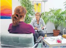  ?? FOTO: DPA ?? Betroffene könnten bereits ab 2018 in eine Außensprec­hstunde der psychosozi­alen Krebsberat­ungsstelle in Biberach kommen.