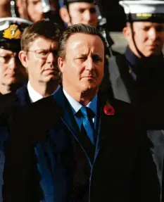  ?? Foto: Ben Stansall, afp ?? Ex-Premier David Cameron beim Gedenken an das Ende des Ersten Weltkriegs vor 100 Jahren. Einer der seltenen öffentlich­en Auftritte.