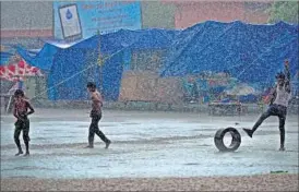  ??  ?? India Meteorolog­ical Department officials say Delhi is expected to end up with surplus rain when the monsoon season ends in September. ARUN SHARMA/HT PHOTO