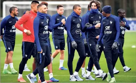  ?? (Photo AFP) ?? Areola, Kurzawa, Kimpembe, Thauvin, Mbappé, Rabiot et Dembélé incarnent la nouvelle génération.