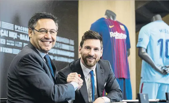  ?? FOTO: FC BARCELONA ?? Leo Messi amplió hasta 2021 su contrato el 25 de noviembre de 2017 El capitán del Barça volverá a verse pronto con el presidente Josep Maria Bartomeu para la ampliación
