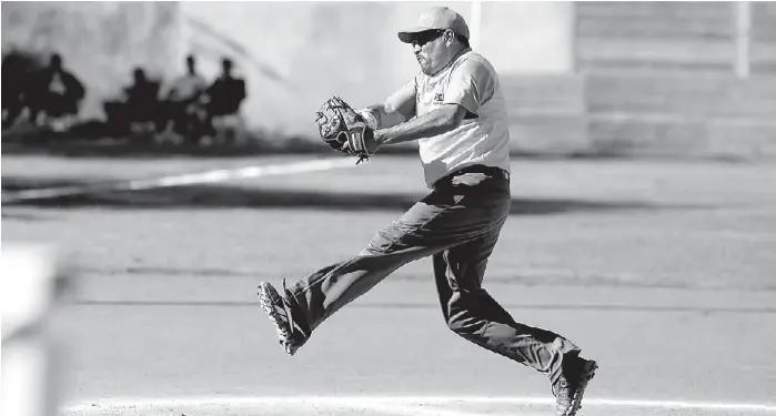  ?? ARCHIVO ?? En la segunda jornada de la temporada “Doctor Ignacio Muñoz” de la Liga de Softbol del Club San Isidro, los Astros noquearon por pizarra de 15-3 a los Red Sox.