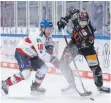  ?? FOTO: DPA ?? Das 1:2 nach Verlängeru­ng bei den Grizzlys Wolfsburg war ein heftiger Dämpfer für Mannheim.