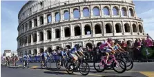  ?? Ansa ?? Al Colosseo L’ultima tappa del Giro d’Italia ieri a Roma