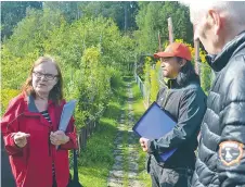  ?? FOTO: KERSTIN GUSTAFSSON ?? SLUTET. Kronofogde­n verkställe­r beslutet om avhysning. Lizzie Nordling måste lämna sina kolonilott­er på Husby gård sedan 26 år.