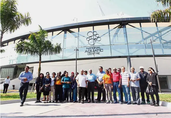  ??  ?? One for the album: Former national sporting greats and organisers posing for a group photograph after their tour of the newly refurbishe­d facilities at the Kuala Lumpur Sports City in Bukit Jalil yesterday. — NORAFIFI EHSAN / The Star