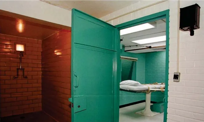  ?? Photograph: Paul Buck/AFP/Getty Images ?? The execution chamber at the unit in Huntsville, Texas, in this 2000 photo. Balentine’s new legal team are launching a last-ditch attempt to save his life.