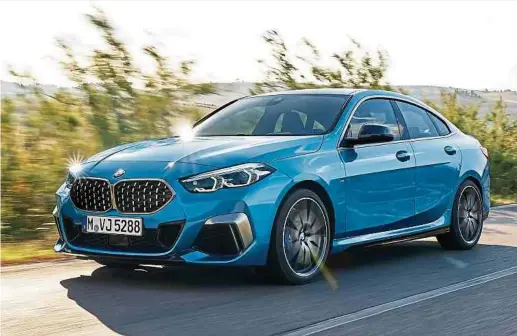  ?? Fotos: BMW Group ?? Das erste viertürige Coupé von BMW in der Kompaktkla­sse steht sportlich flach und breit auf der Straße.