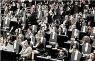  ??  ?? Siguen. Mientras que en la Cámara de Diputados, en lo que va de la 63 Legislatur­a se han solicitado 71 licencias.