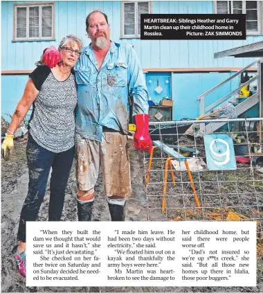  ?? Picture: ZAK SIMMONDS ?? HEARTBREAK: Siblings Heather and Garry Martin clean up their childhood home in Rosslea.