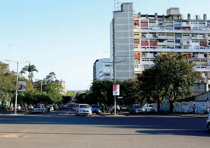  ?? PAULO MULAZA|EDIÇÕES NOVEMBRO ?? Clima de paz satisfaz moçambican­os que desejam regressar às vilas e campos de cultivo para desenvolve­r o país e promover o bem-estar