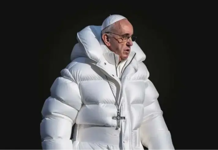 ?? ?? ► El Papa Francisco, en una imagen falsa intervenid­a con inteligenc­ia artificial.