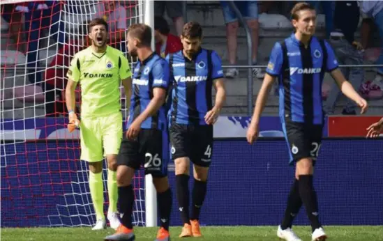  ?? FOTO PHOTO NEWS ?? “Als een keeper een foutje maakt, zijn de gevolgen nu eenmaal groter dan als wij dat doen. Die dingen gebeuren nu eenmaal”, praatte Hans Vanaken de misser van zijn doelman goed.