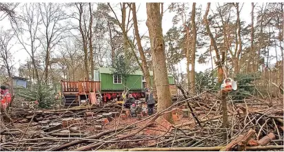  ?? RP-FOTOS (3): D. BUSCHKAMP ?? Der Waldkinder­garten nutzt seit 2019 eine Fläche mit Bauwagen unweit des Tierparks. Auch der Tierpark und sein Team spielen im Alltag der 20 Kinder eine große Rolle.