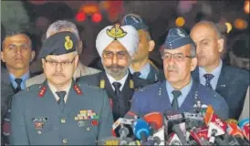 ?? VIPIN KUMAR/HT PHOTO ?? (From left) Major General SS Mahal, Rear Admiral DS Gujral and Air Vice Marshal RGK Kapoor at a joint press conference in New Delhi on Thursday.