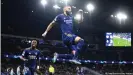  ?? ?? Une nouvelle fois impérial, Karim Benzema permet au Real Madrid de garder ses chances de qualificat­ion en vue du match retour.