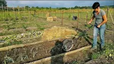  ?? - Crédits : ?? Le salon de l’agricultur­e se déroule toujours dans la capitale avec ses agriculteu­rs, éleveurs, badauds ; cependant aujourd’hui nous mettons à l’honneur Florie Belles quelqu’un d’ici