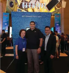  ??  ?? (From left) Citi Malaysia consumer business manager Elaine Fan, Citi Malaysia director of cards and consumer lending Federico Grigera and Visa Head of Business Developmen­t (Malaysia) Jason Phua at the launch of the ‘Citi Rewards You’ Carnival in Kuala...