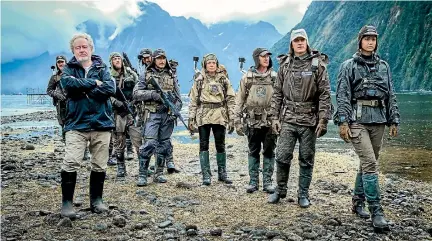  ?? FOX MOVIES ?? Sir Ridley Scott and the Alien: Covenant cast on location at Milford Sound.