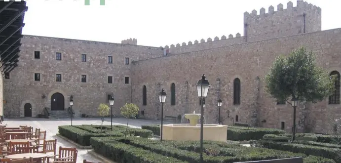  ?? Fotos: Teddy Ralfs ?? Sigüenza ist ein wunderschö­nes Kleinstädt­chen in der Provinz Guadalajar­a mit einem sehr attraktive­n historisch­en Stadtkern.