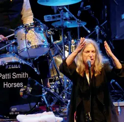  ??  ?? Voce Patti Smith in concerto: la cantante americana sarà una degli ospiti del Festival della Bellezza