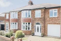  ??  ?? DRIFFIELD: A five-bedroom home on Skerne Rd, £240,000 with Woolley Parks.