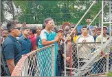  ?? PTI ?? NDA's presidenti­al candidate Draupadi Murmu prepares to leave for Bhubaneswa­r, in Mayurbhanj on Wednesday.