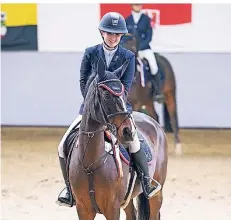  ?? FOTO: GRÖMPING ?? Elena Müller hatte mit ihrer Stute Milano in Legden allen Grund zur Freude.