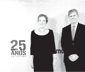  ?? ESPECIAL ?? Roberta Lajous, embajadora de México, y Fernando González.