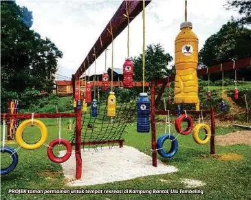  ??  ?? PROJEK taman permainan untuk tempat rekreasi di Kampung Bantal, Ulu Tembeling.