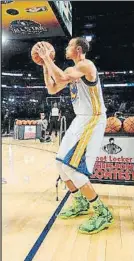  ?? FOTO: AP ?? Curry, en un concurso de triples