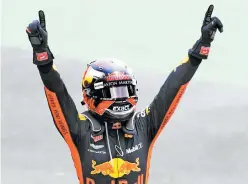  ??  ?? El piloto de Red Bull ganó otra vez en el Hermanos Rodríguez.