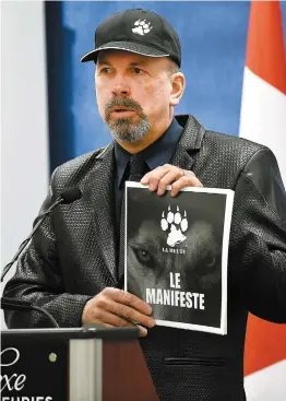  ?? PHOTO JEAN-FRANÇOIS DESGAGNÉS ?? Le porte-parole du groupe identitair­e La Meute, Sylvain Brouillett­e a admis, hier, lors d’un point de presse tenu à Saint-agapit, qu’il y a des frictions à l’intérieur des troupes.