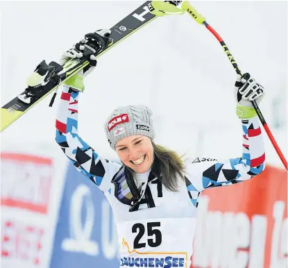  ??  ?? Nach ihrem zwölften Weltcupren­nen durfte Christine Scheyer ihren ersten Sieg feiern. „Wahnsinn.“