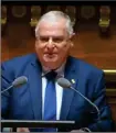  ??  ?? Jean Calvet intervenan­t au Sénat.