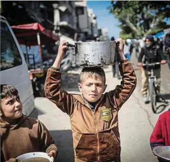  ?? Foto: AFP ?? Die Lebensbedi­ngungen im Gazastreif­en sind unerträgli­ch. Es fehlt am Nötigsten.