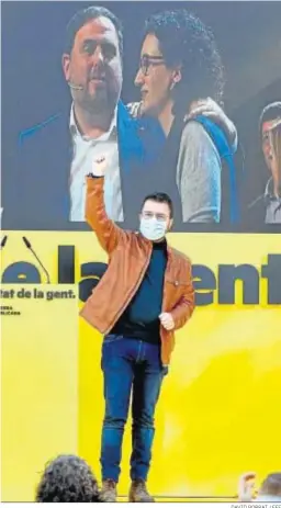  ?? DAVID BORRAT / EFE ?? El candidato, Pere Aragonès, protagoniz­a un acto en Lloret de Mar.