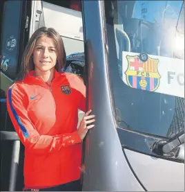  ?? FOTO: PEP MORATA ?? Vicky se sube al autocar Pone rumbo hacia nuevos títulos con el Barça