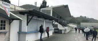  ?? Photo Sébastien Fiatte ?? Drôle d’ambiance dimanche à Vienne pour la réception de Rumilly pour un sommet entre clubs des Dauphiné, la buvette est restée fermée, protocole sanitaire oblige.