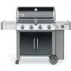  ??  ?? The natural-gas or propane-fuelled grill has lots of surface area for your backyard burger bash.