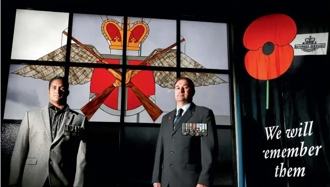  ?? PHOTO: MARK TAYLOR/STUFF ?? Vaughan Scrivener, far left, and Richie Peters, right, spent 420 days in East Timor as snipers for the New Zealand Defence Force. War veterans Richie Peters, left, and Vaughan Scrivener, both from Hamilton, spent two tours in East Timor together.