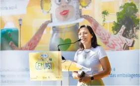  ?? ?? Teresa Cortes, da Sociedade Ponto Verde, quer premiar as melhores ações no contexto da reciclagem de embalagens